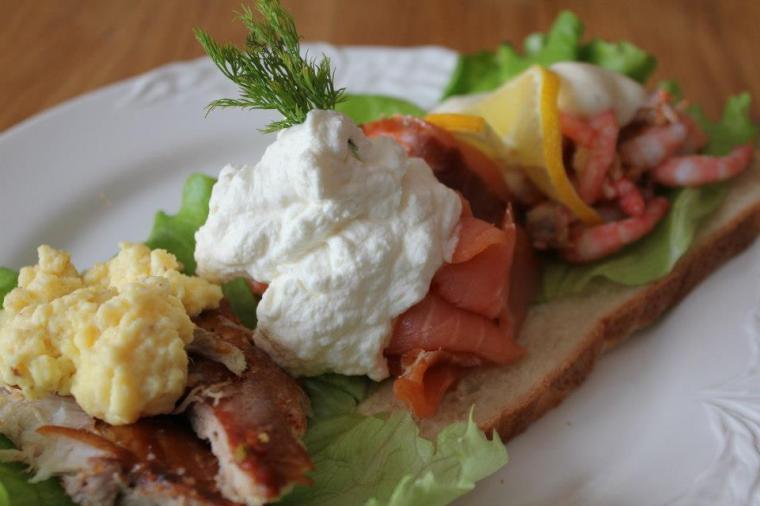 547634_10151107882151116_1573239860_n