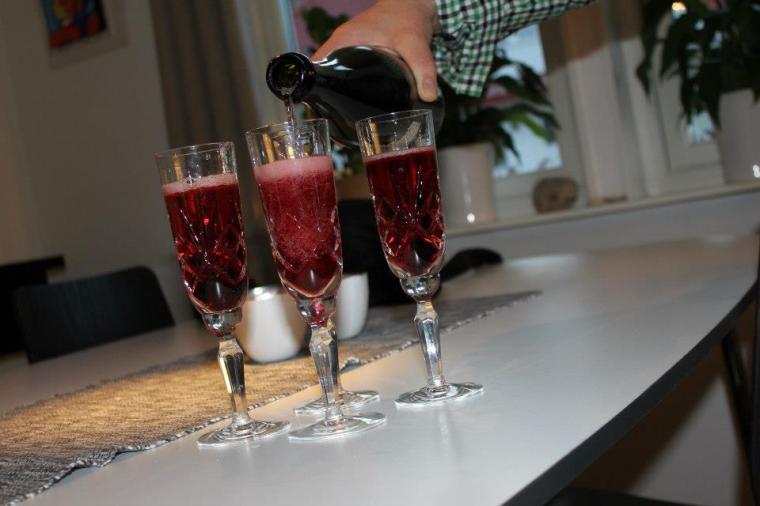 526438_10151259966876116_889659095_n