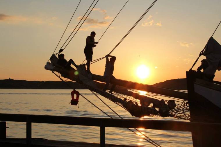 179710_10151356104741116_5211939_n